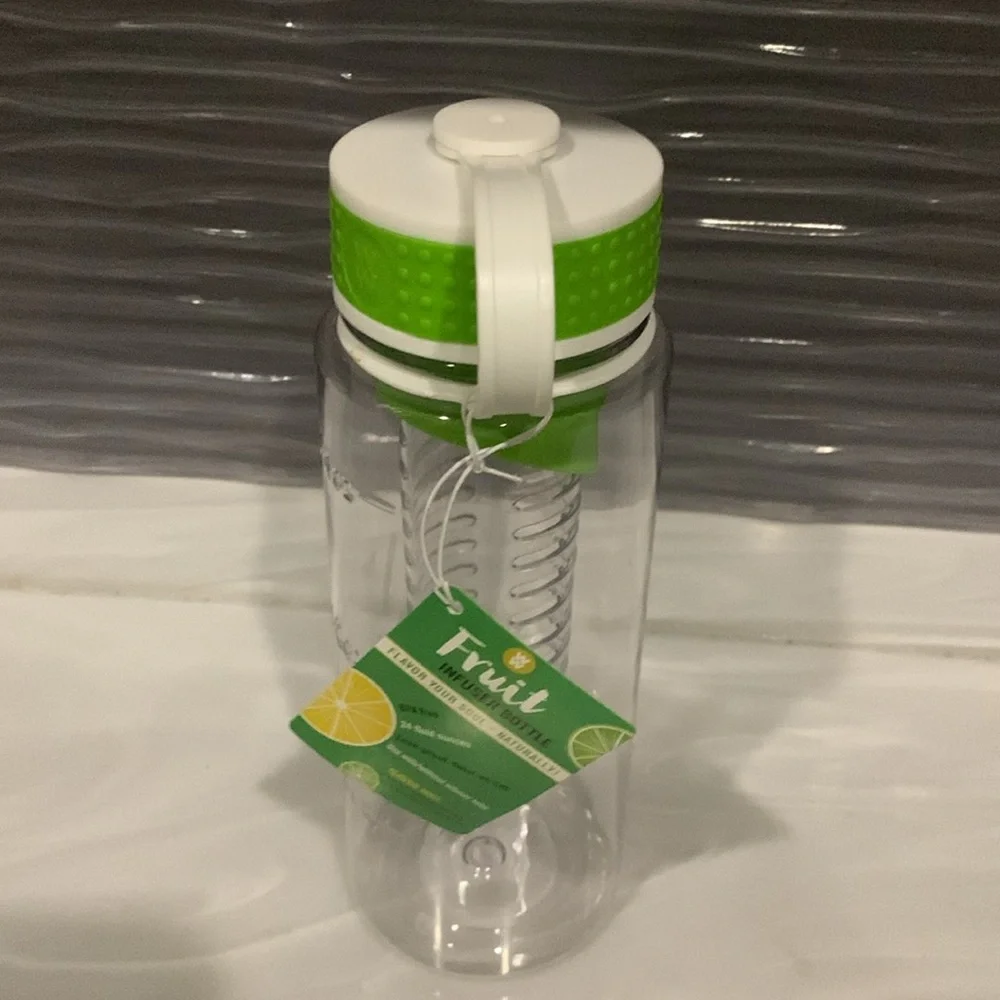 Fruit infuser Bottle NEW 24 Fl Oz BPA Free Leak Proof Twist cap Use Both Ways - Picture 5 of 7